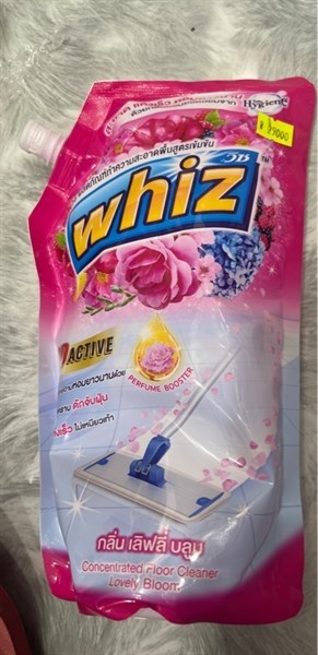 Nước lau sàn diệt khuẩn Whiz 3D màu hồng Lovely Bloom Thái Lan 800ml